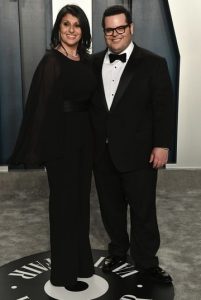 Know About Josh Gad; Wife, Age, Kids, Net Worth, Movies, Height, Family